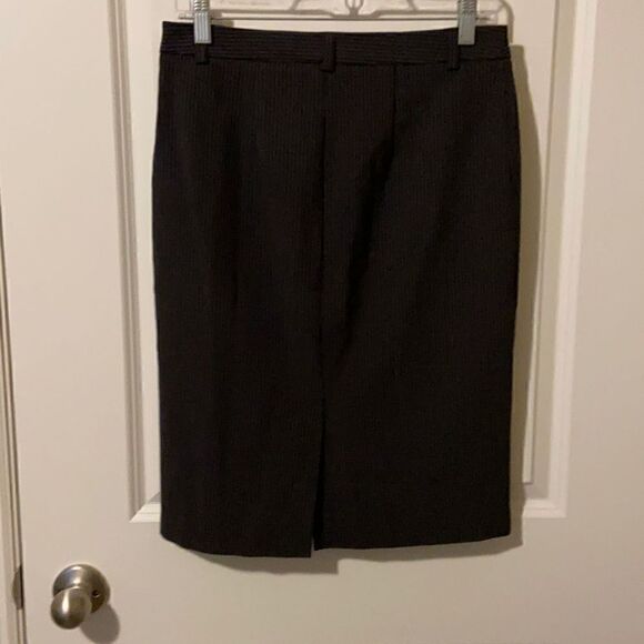 Gap Pencil Skirt    - Picture 4 of 7